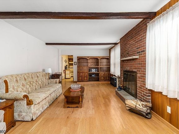 4th image of 7 Delafield Ave