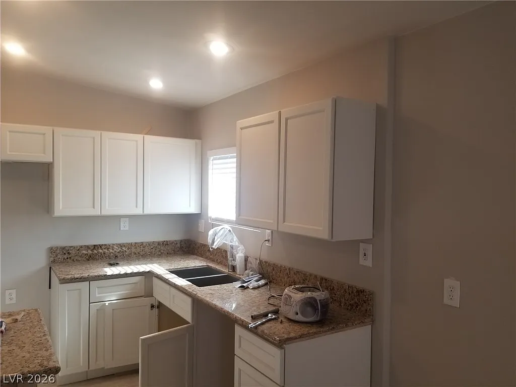 3 bed, 2.0 bath, 958 sqft, $1,500 — Photo 3