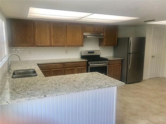 2nd image of 2809 Clover Valley Dr