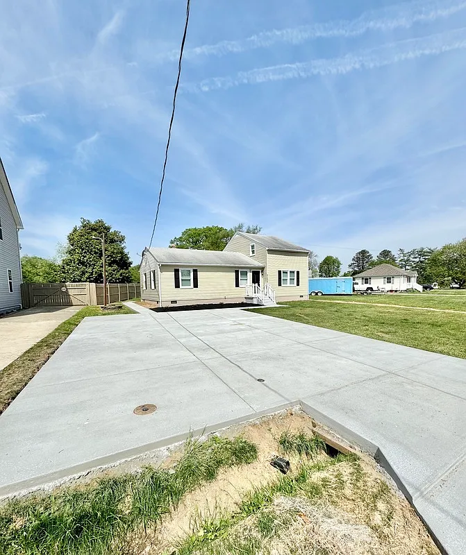 5 bed, 3.0 bath, 2000 sqft, $2,650 — Photo 1