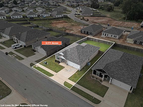 5th image of 1436 Monterey Dr