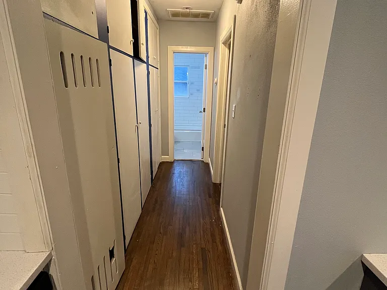 1141 N Harvard Ave — Photo 7