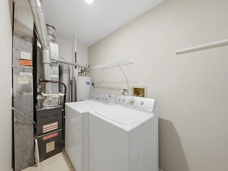 610 Woodhaven Dr — Photo 10