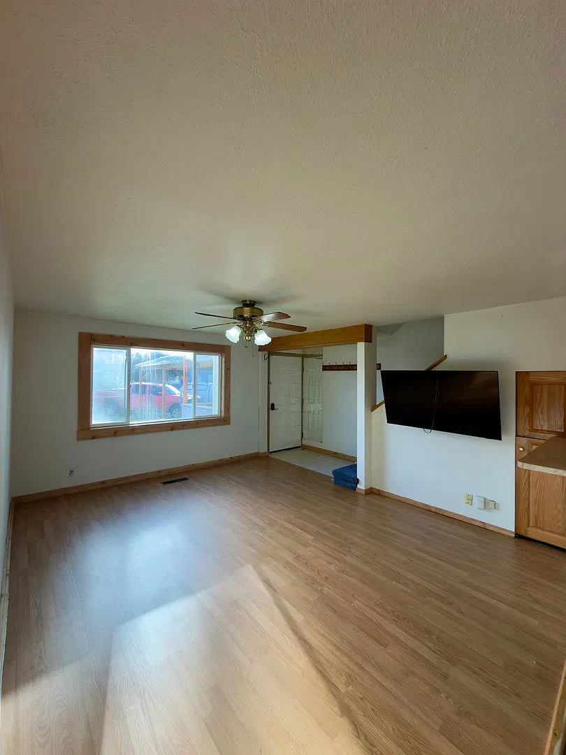 Kennicott Ave 1216 - — Photo 3