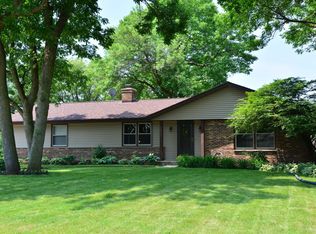 6625 N Range Line Rd, Glendale, WI 53209
