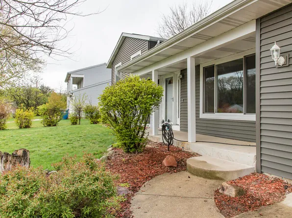 1445 Merry Brook St, Kalamazoo, MI 49048