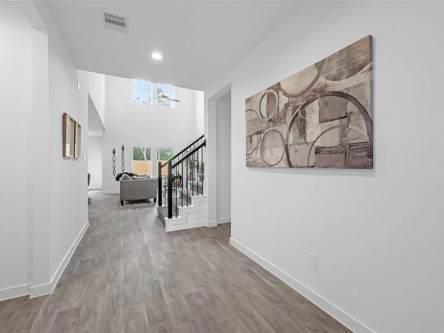 4 bed, 2.0 bath, 2456 sqft, $2,850 — Photo 1