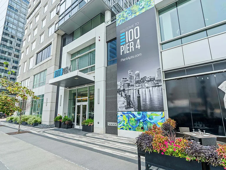 100 Pier 4 — Photo 39