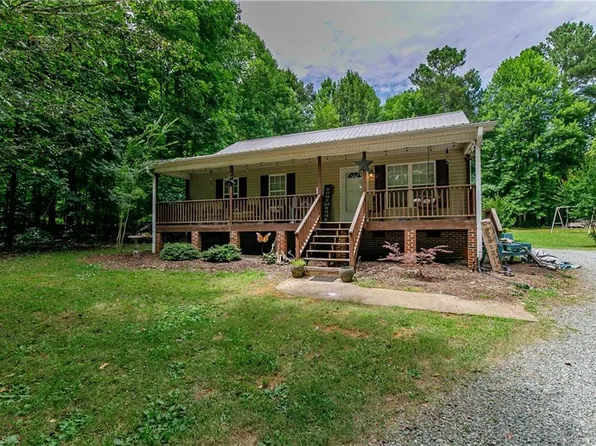 4305 Maggie Ct, Liberty, NC 27298