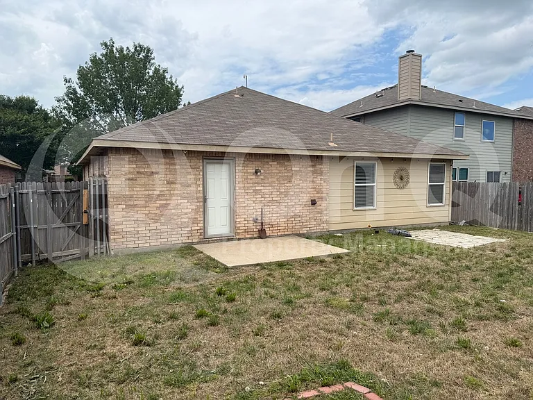 476 Eisenhower Ln — Photo 20