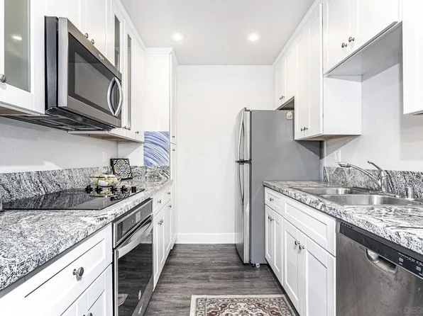 8548 Via Mallorca Unit F, La Jolla, CA 92037
