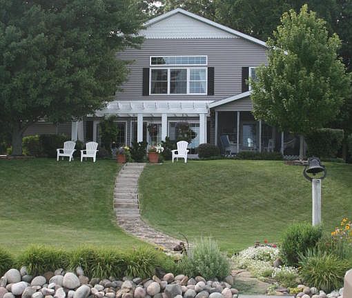 3rd image of 2510 E Shore Dr