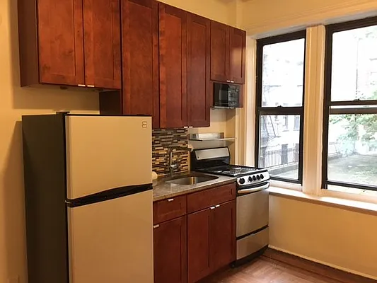 Rented by Lang Realty LLC | media 9