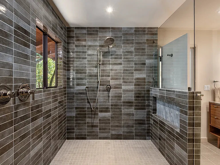 18492 White Oak Dr — Photo 5