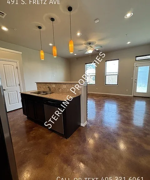 491 S Fretz Ave — Photo 3