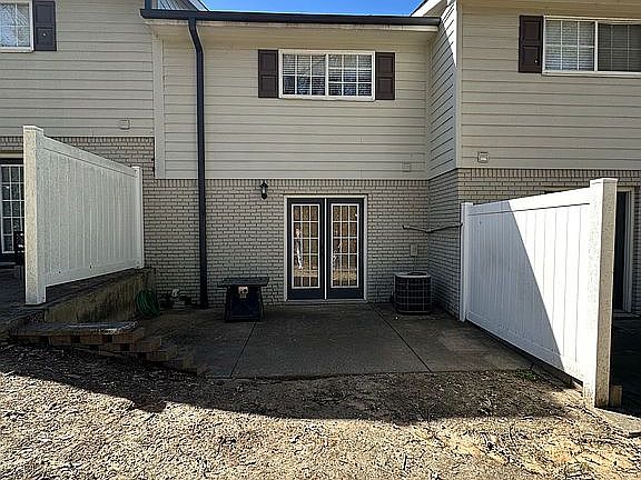 2nd image of 1802 Jackson Ave W APT 32