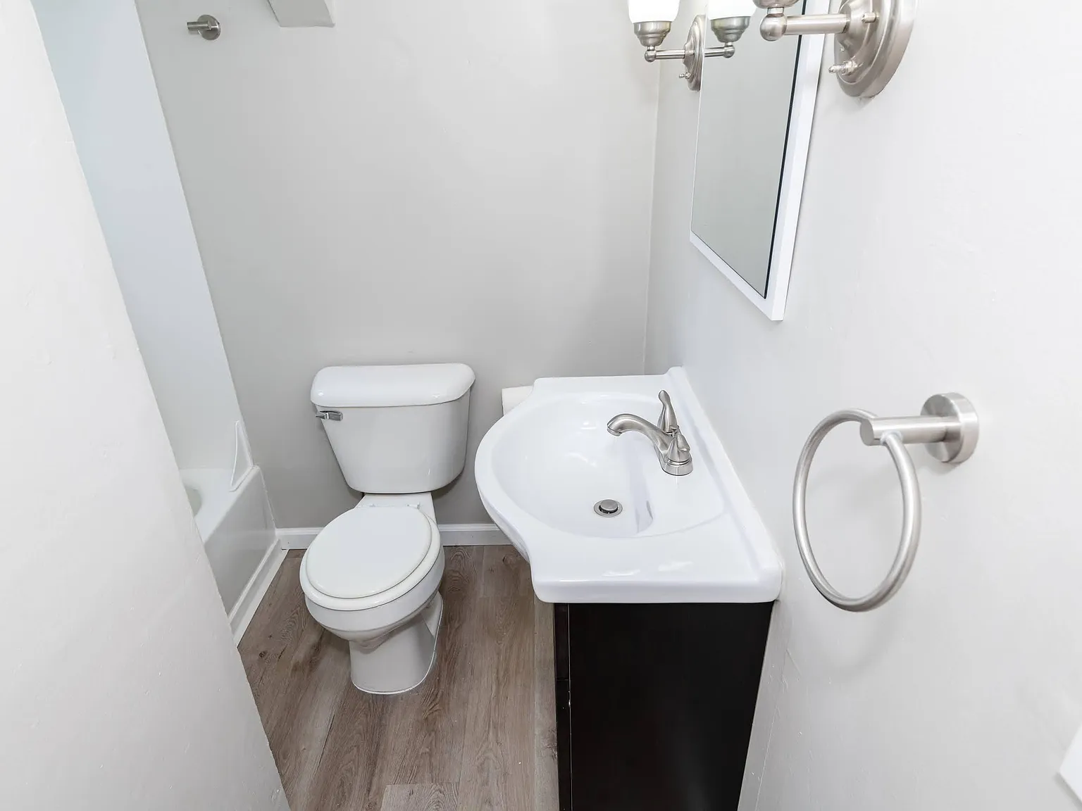 115 E Foraker St — Photo 4