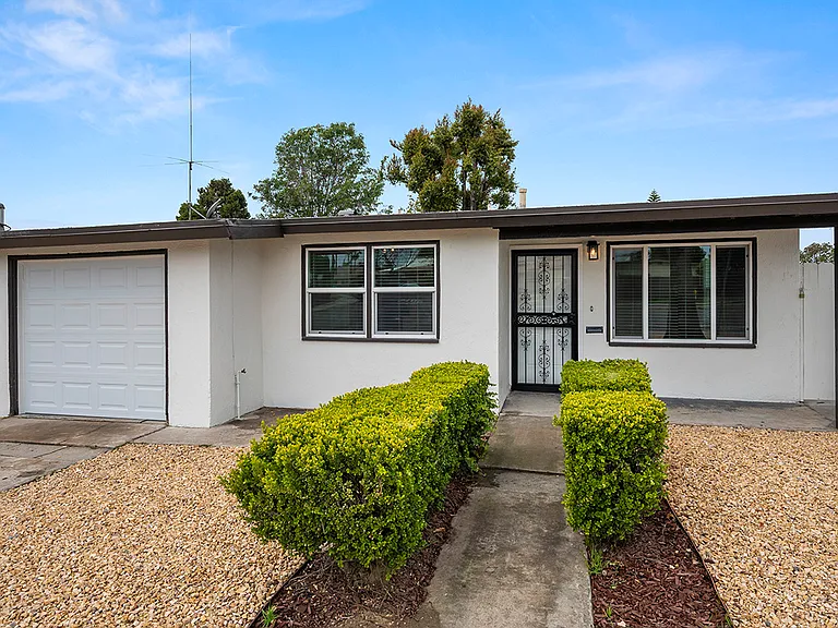 6378 Streamview Dr — Photo 2