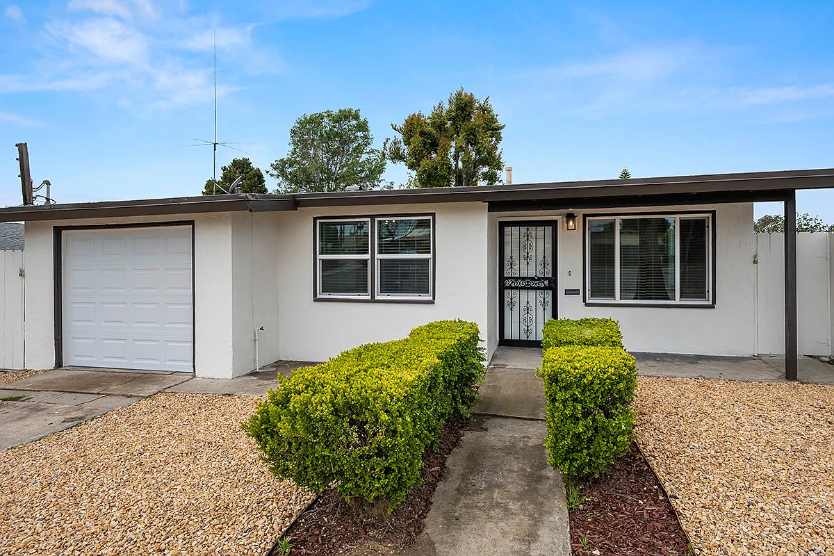 Building Photo - 6378 Streamview Dr