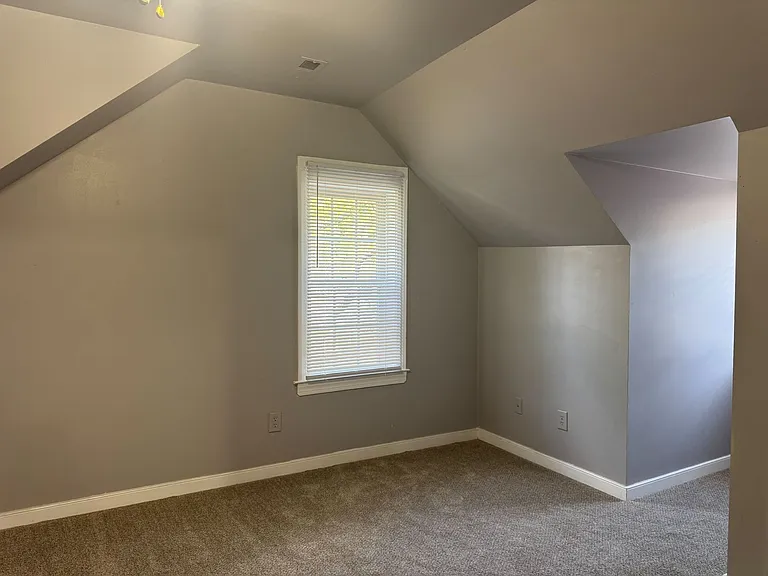 525 E Cawson St — Photo 16