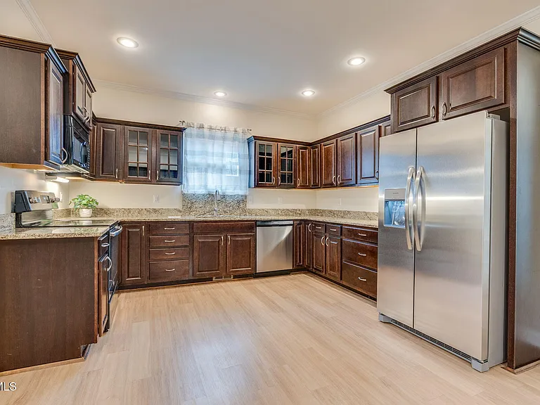 707 Victoria Lee Way — Photo 12