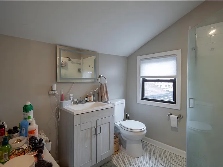 2439 5th Ave #2 — Photo 6