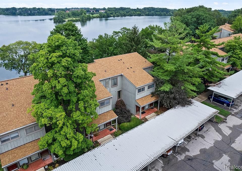 9629 Harbour Cove Ct, Ypsilanti, MI 48197 MLS 20230056325 Zillow