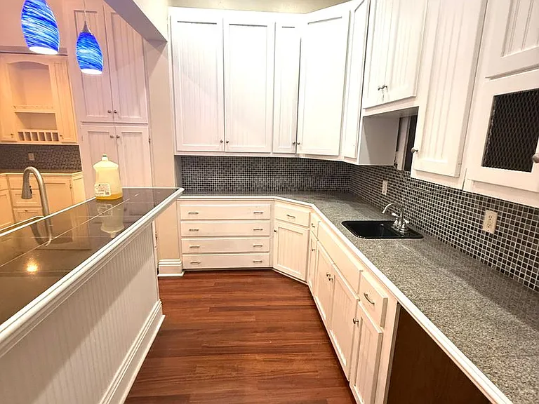 144 Clanton Ave — Photo 8