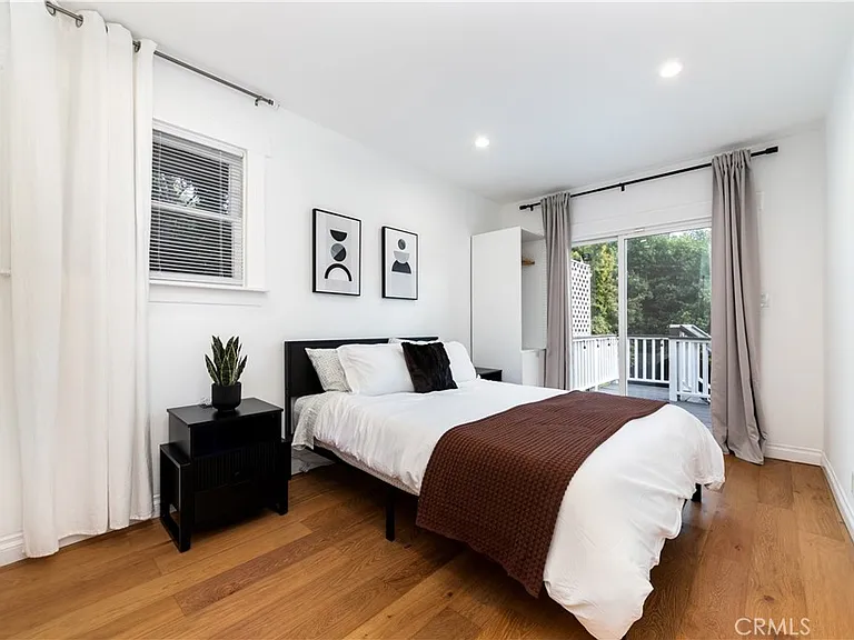 6008 Carlton Way — Photo 17