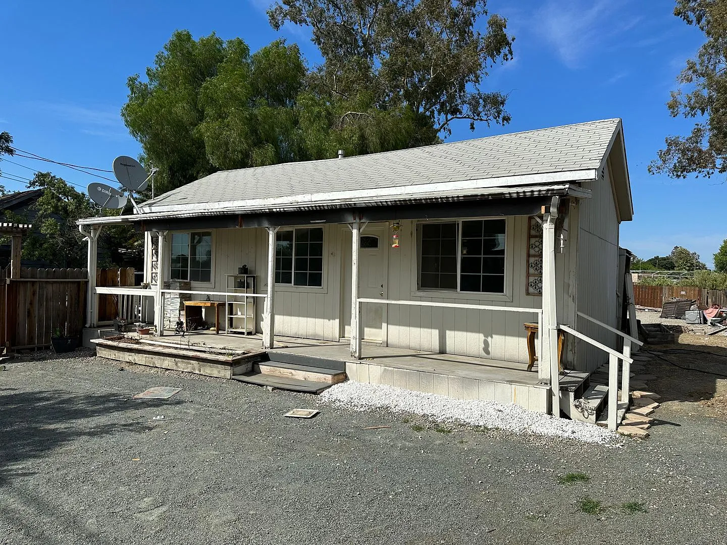 15089 Byron Hwy #A photo 1