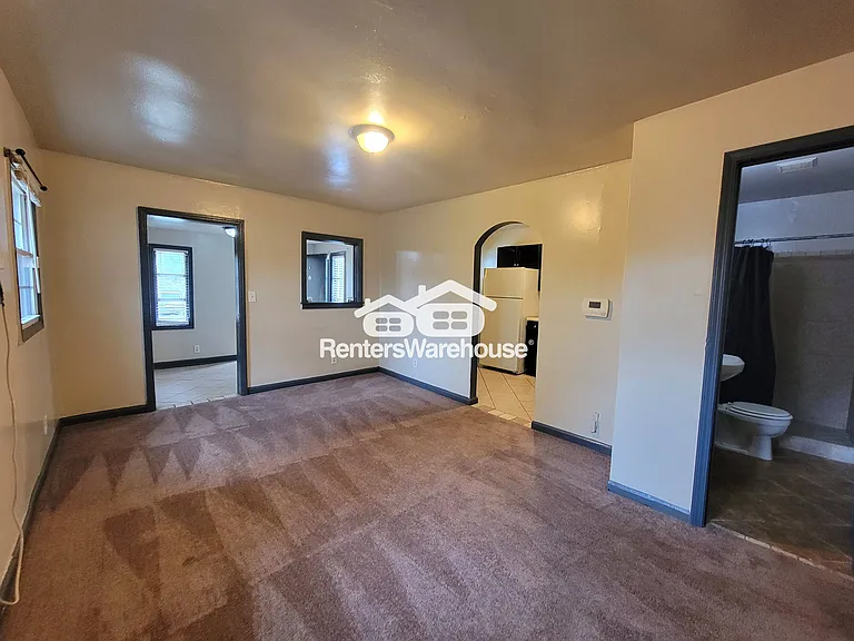 1056 Regent St SW #B — Photo 5