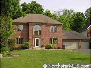 2133 Stone Creek Dr, Chanhassen, MN 55317