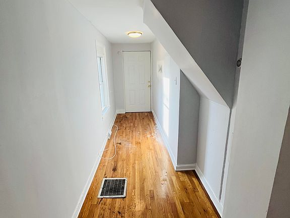 3rd image of 734 Washington Ave