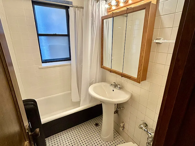 2256 N. Cleveland — Photo 24