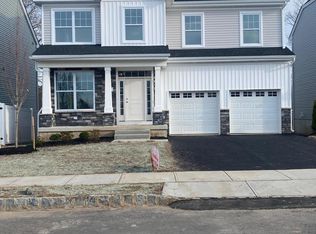 5 Misty Meadow Ln, Hamilton, NJ 08619