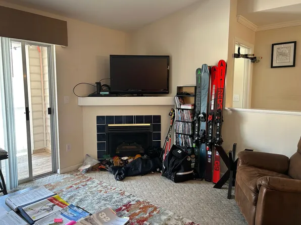 215 S Knollwood Dr, Blacksburg, VA 24060