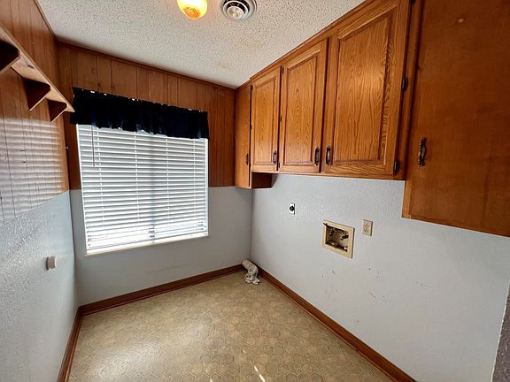 5th image of 150 Wilshire Dr