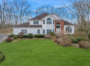 23 Cobbler Ln, East Setauket, NY 11733