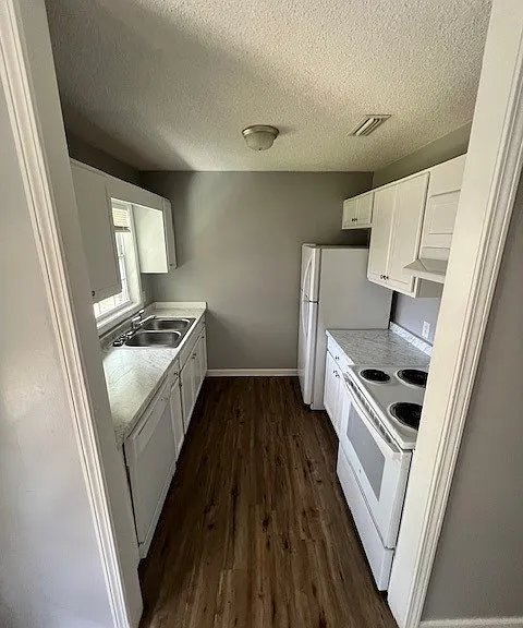 421 Highland Ave #D — Photo 6