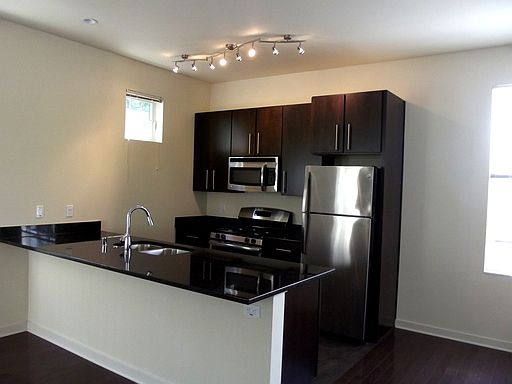 2nd image of 2650 N Humboldt Blvd APT B