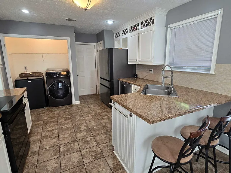 207 Ruskin Rd — Photo 14