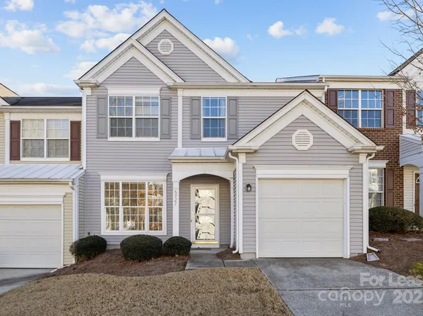 6927 Beverly Springs Dr, Charlotte, NC 28270