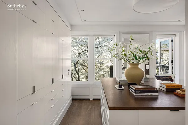 Sold by Sotheby's International Realty | media 23