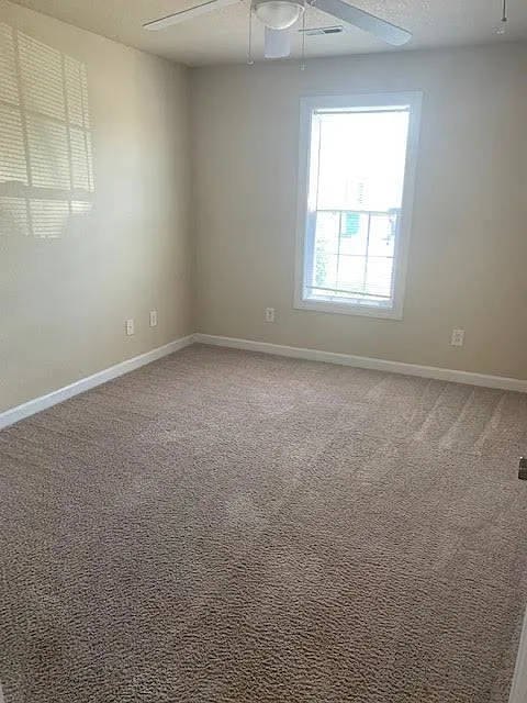 3 bed, 2.0 bath, 1287 sqft, $1,410 — Photo 4