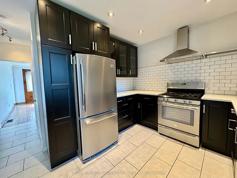 282 E 18th St #UPPER — Photo 6