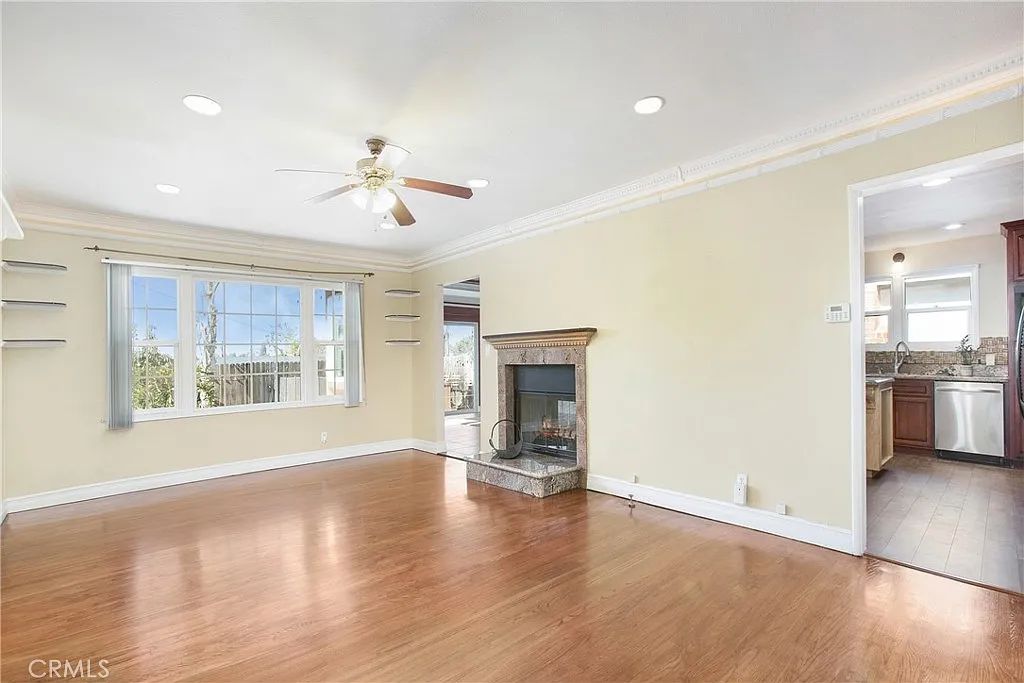 3 bed, 1598 sqft, $4,500 — Photo 3
