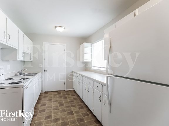 5th image of 8812 Manchester Ave