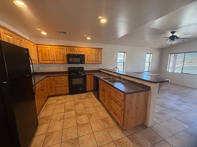 208 S Madison St — Photo 8