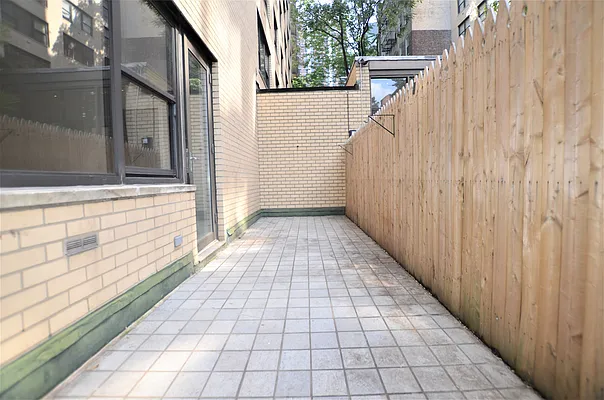 Rented by Manhattan Realty Group | media 12