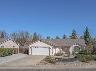 833 Fountain Cir, Redding, CA 96003